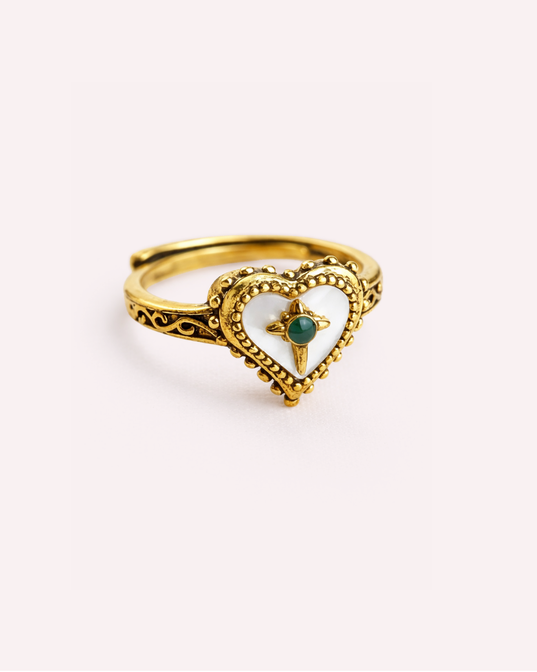 Elizabeth Vintage Heart Ring