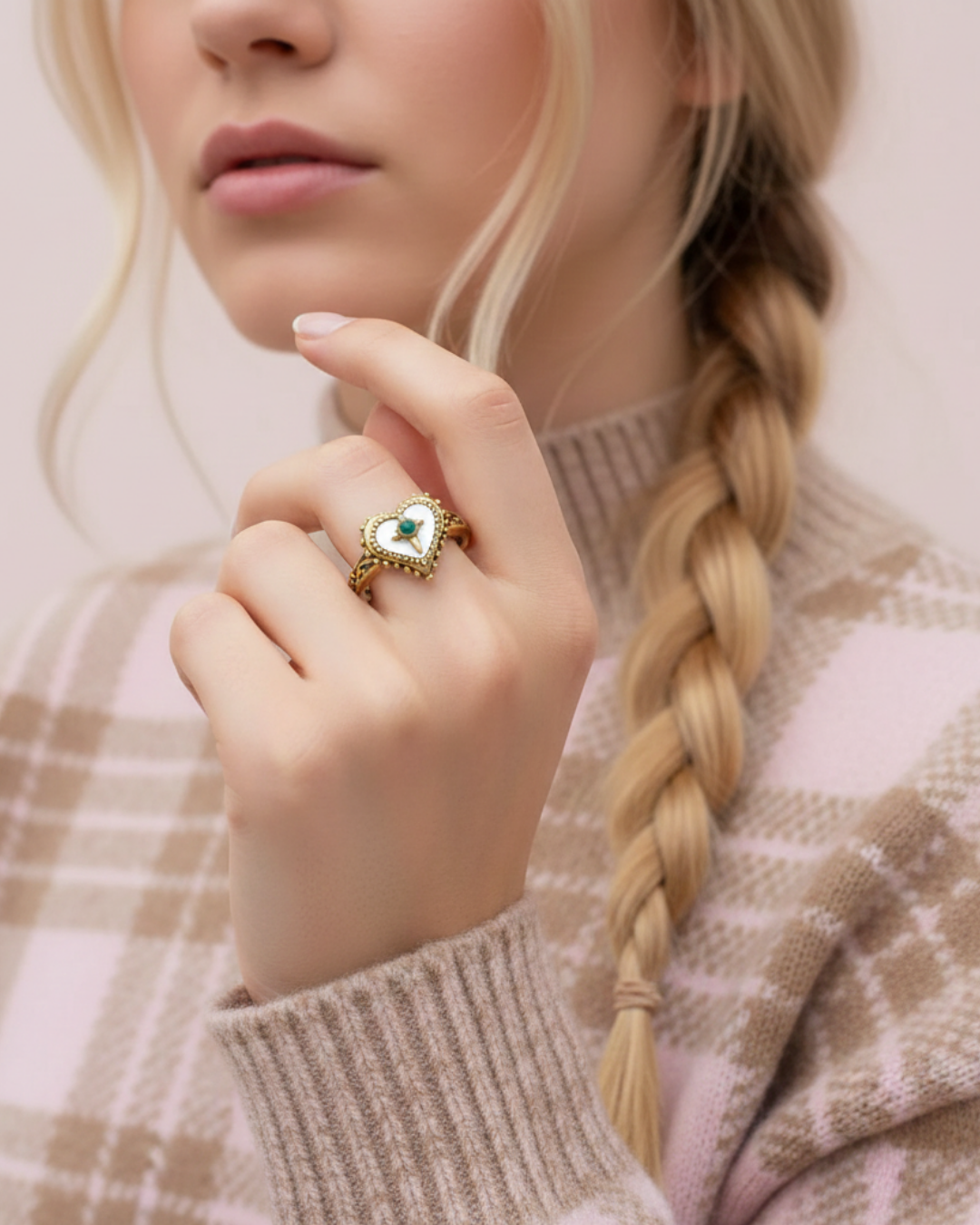 Elizabeth Vintage Heart Ring