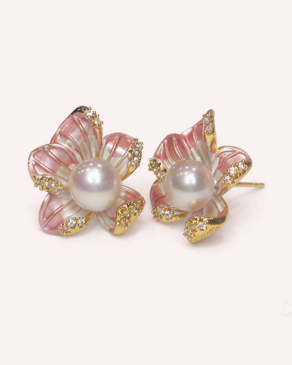 Evelyn pearl floral Stud Earrings