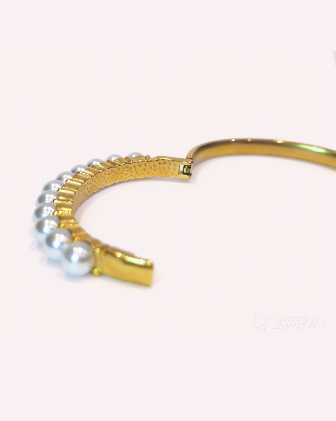 Pearl Gold Open Bangle