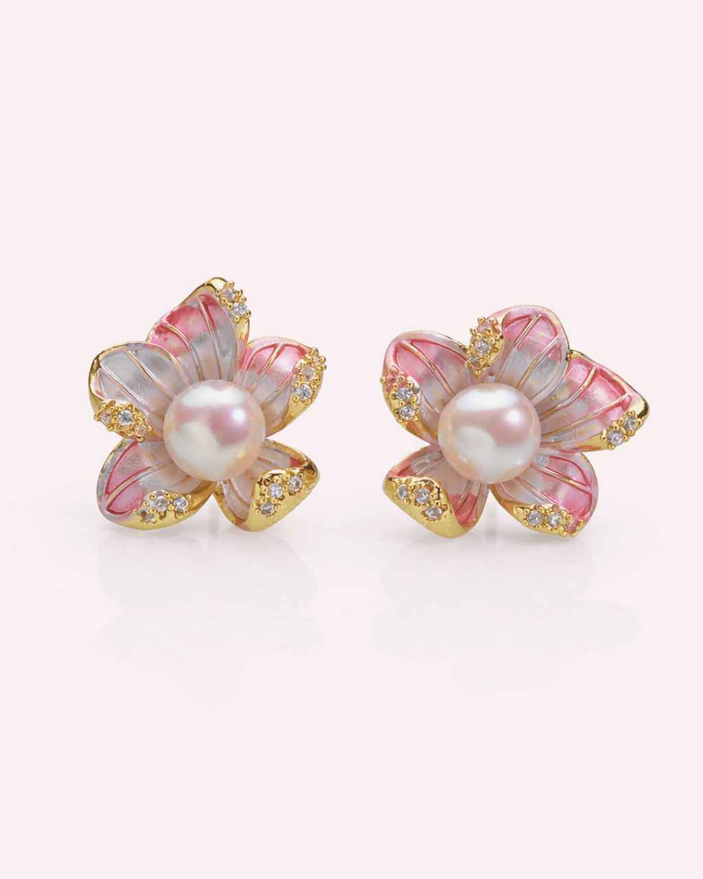 Evelyn pearl floral Stud Earrings
