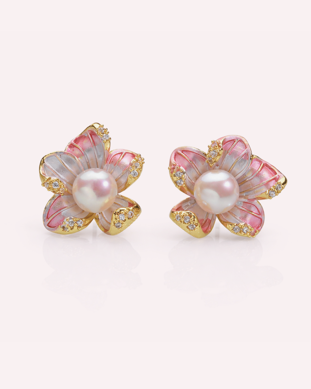 Evelyn pearl floral Stud Earrings