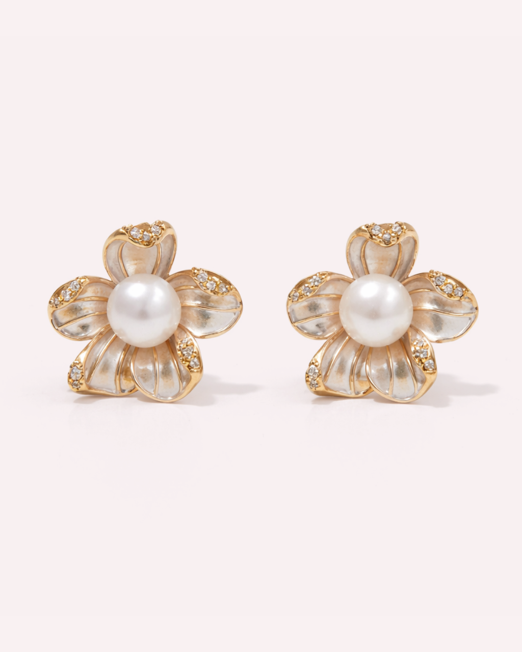 Evelyn pearl floral Stud Earrings