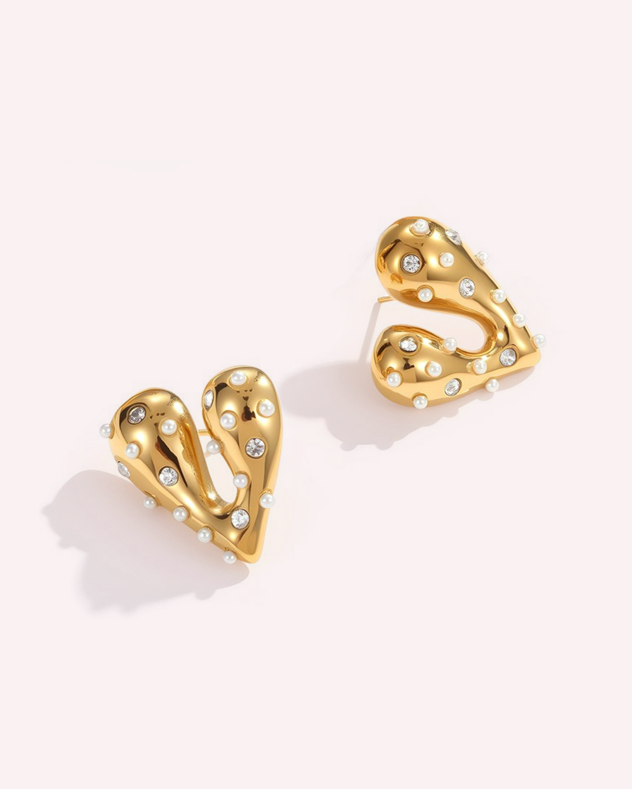 Ashely Luxury Heart Pearl Stud Earrings
