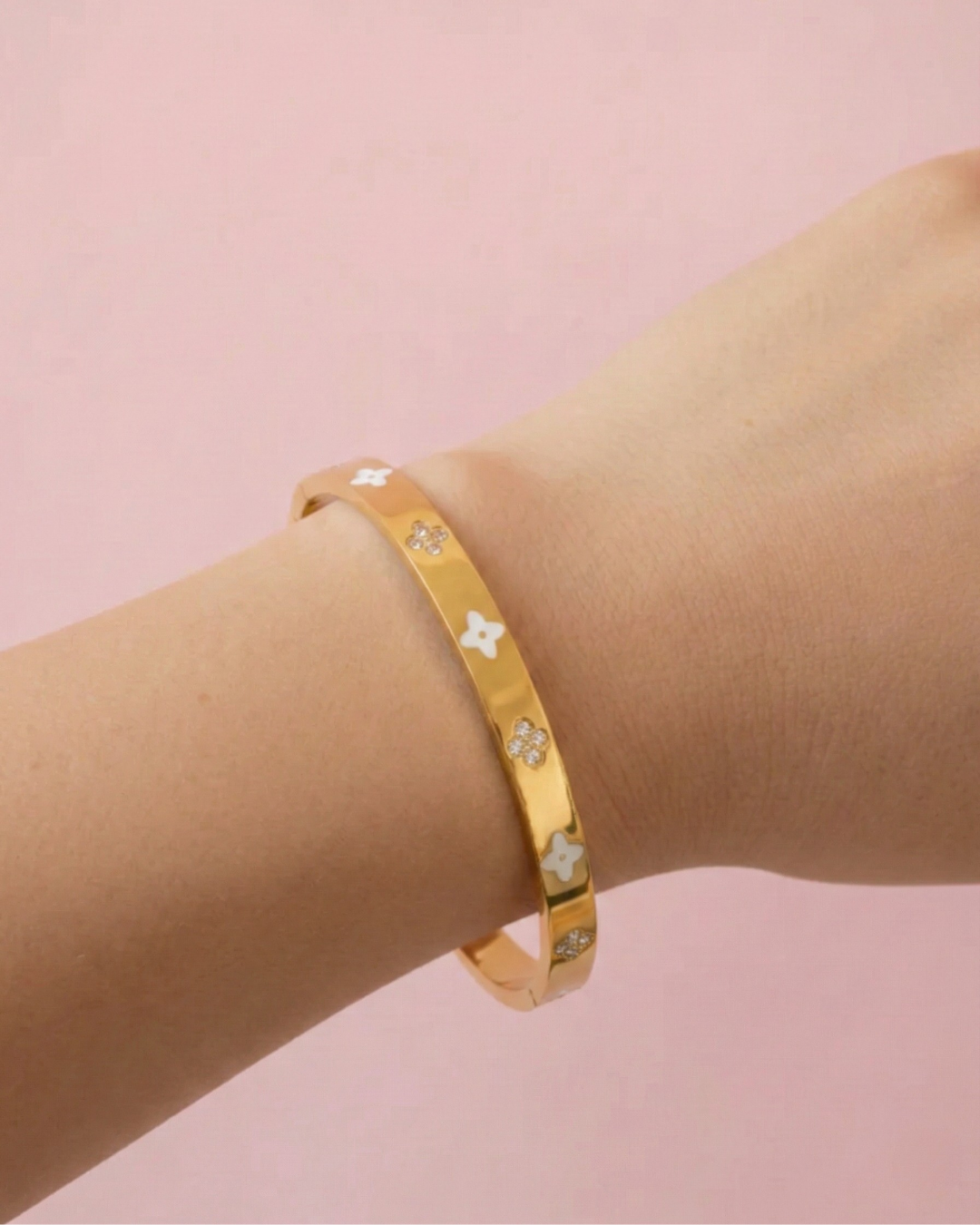 Hallie Clover Gold Bangle