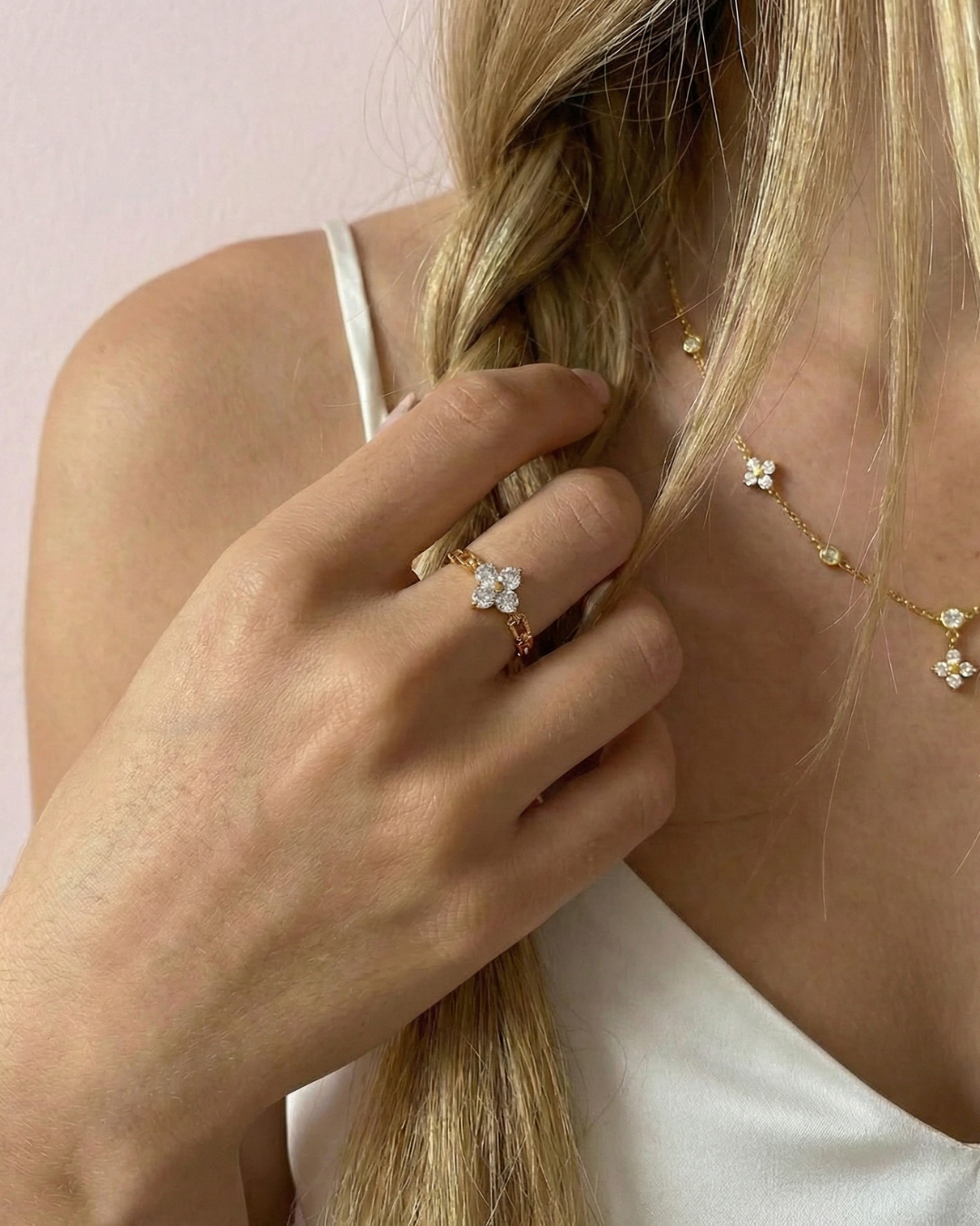 Bonnie Crystal Clover Chain Ring