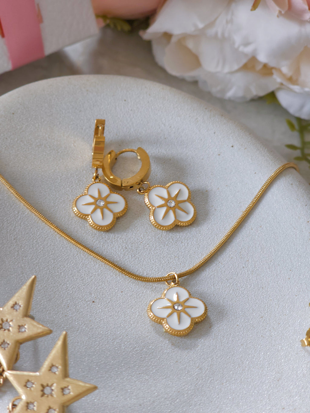 Serenia Clover Necklace & Earring Set